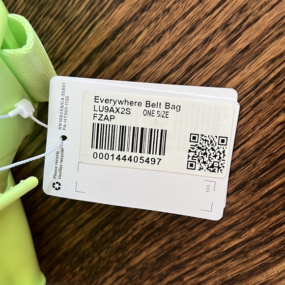 Lululemon Everywhere Belt Bag - Picture 3 of 3